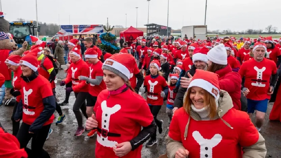 /images/2024/11/alnwick-santas-copy.jpg