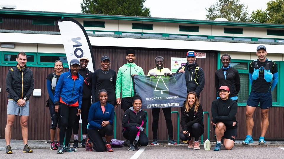 /images/2024/12/black-trail-runners-group.jpg