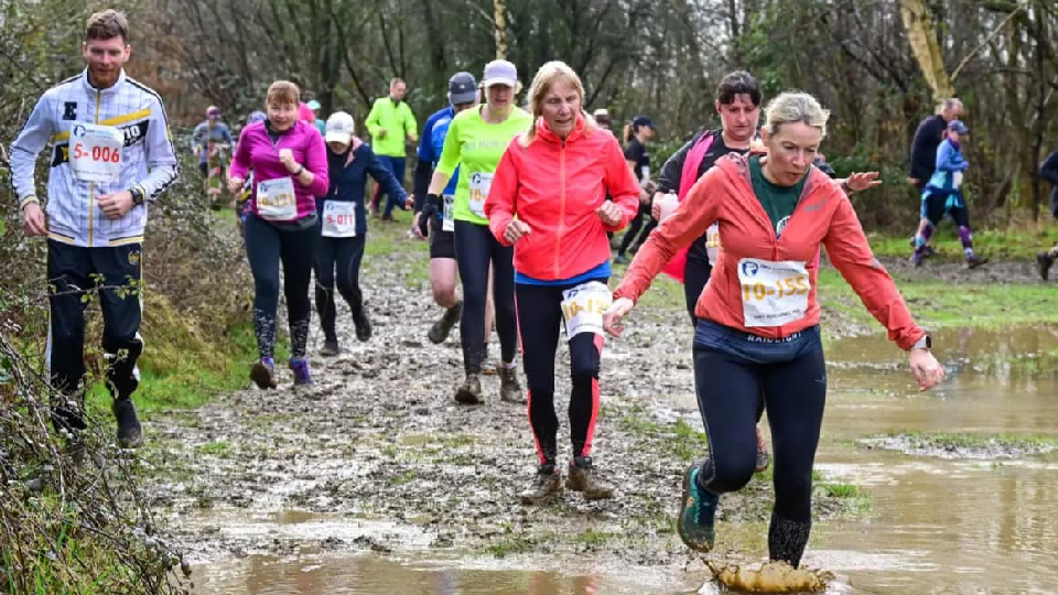 /images/2025/01/dirt-run-runners-copy.jpg