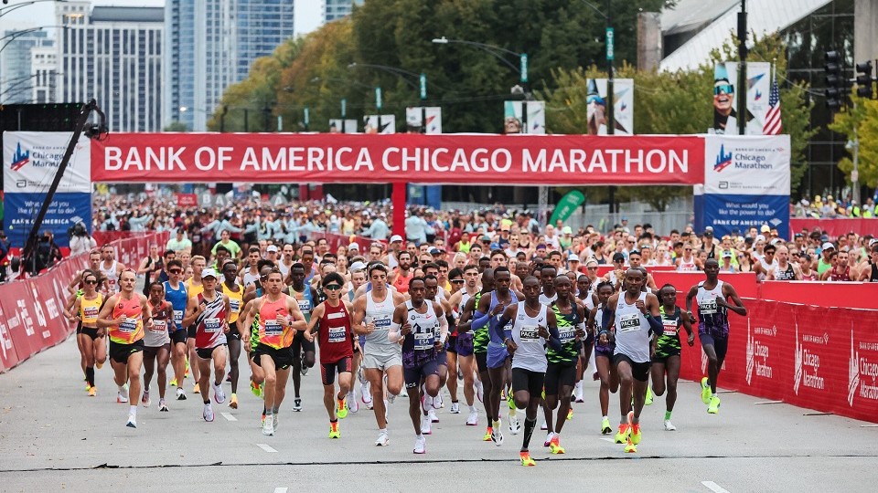 /images/2025/03/chicago-marathon-2024-start.jpg