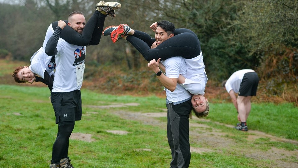 /images/2025/03/copy-v85gpt-wife-carrying-race-technique-2024.jpg