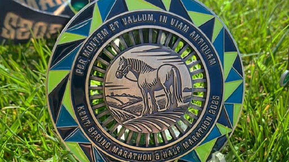 /images/2025/04/kent-spring-marathon-medal-2025-210396.jpg