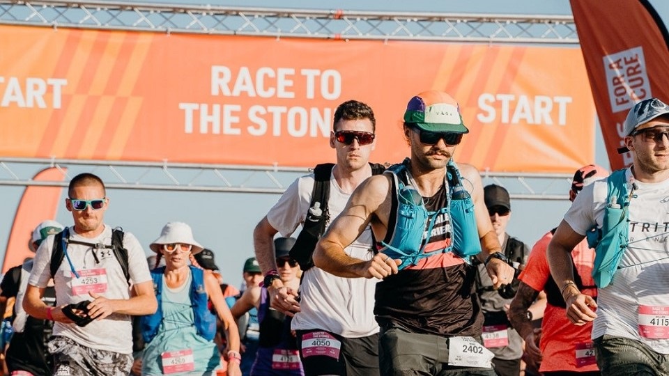 /images/2025/07/race-to-the-stones-start-2025.jpg