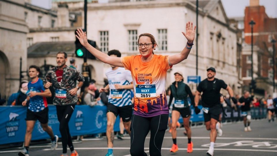 CRUK London Winter Run Nicky finishing