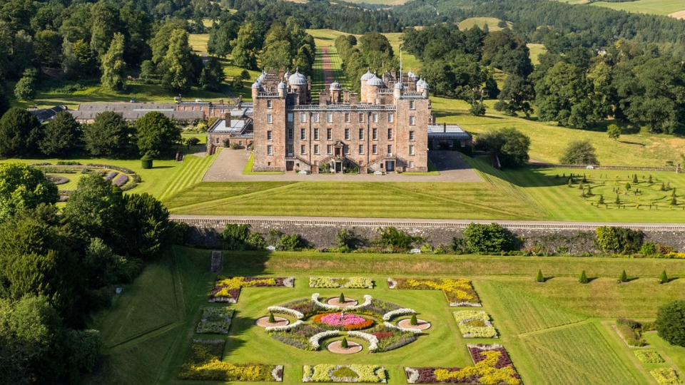 Drumlanrig Castle