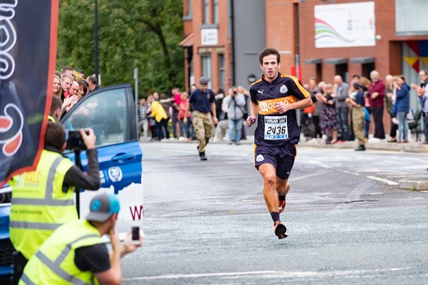 Daniel Cliffe at Wigan 10K