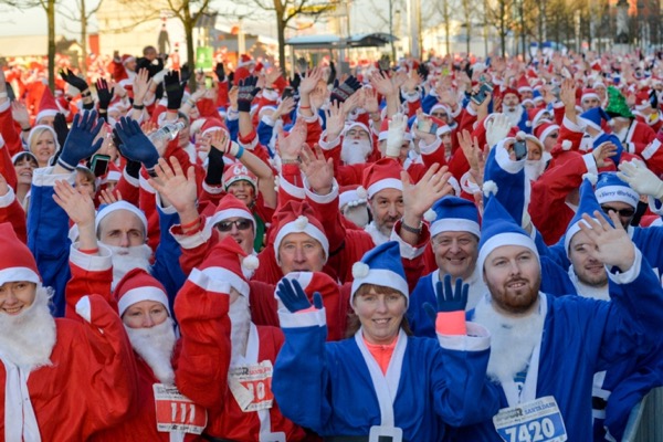 /images/enews/2018/4/santadashstart.jpg