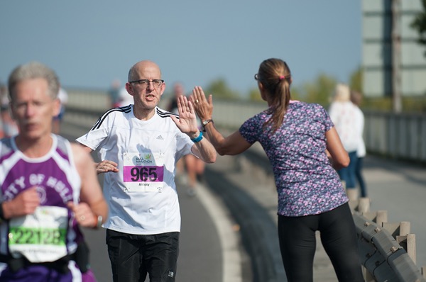 /images/enews/2019/2/hullmarathonvolunteer.jpg