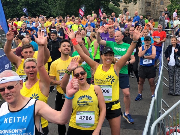 /images/enews/2019/3/burnley10k2019start-1563788019.jpg
