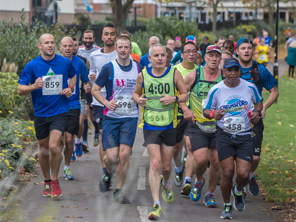 runners at Chelmsford Marathon