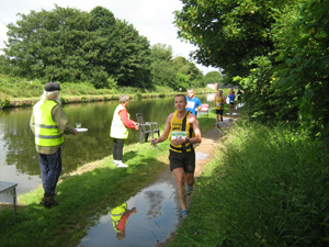 runners on the Erewash Canal