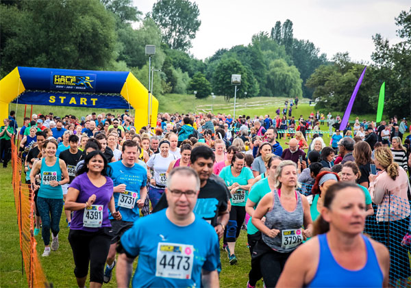 runners at the start of the St Albans Half