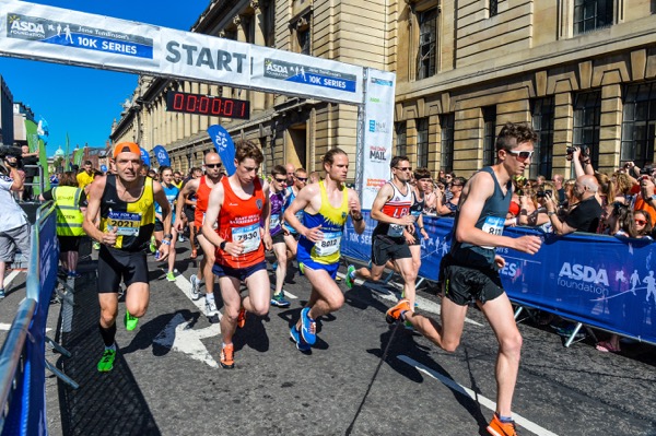 Start of the Hull 10K 2017