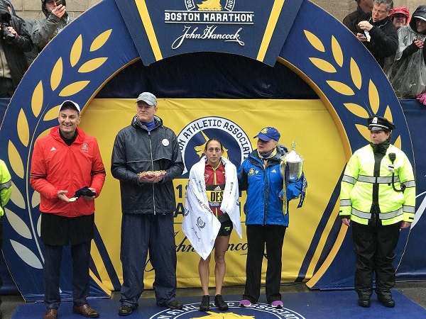/images/news/2018/2/boston-marathon-winner-2018-desiree-linden-usa.jpg