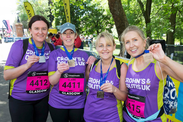 runners with Great Women's run medals