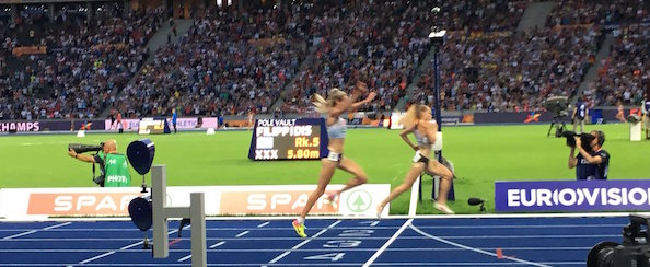 Eilish McColgan wins silver at the European Championships