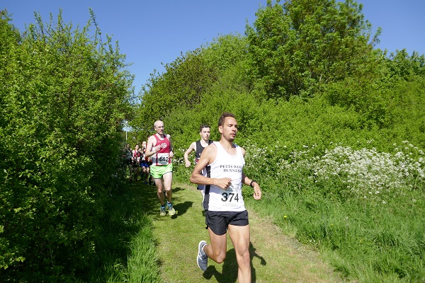 Roger Vilardell leads Ted Pepper 10k