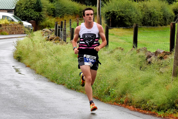 Arran McCloskey Wins Leek 10