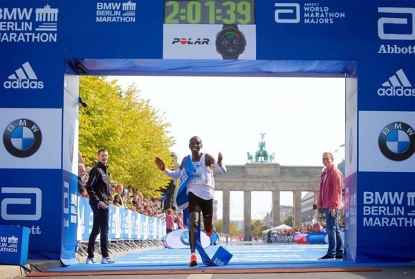 /images/news/2018/4/kipchogeberlin.jpg