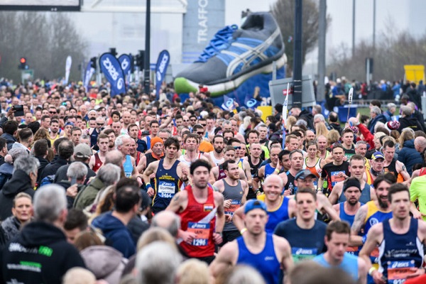 /images/news/2018/4/manchester-marathon.jpg