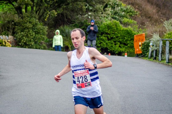 /images/news/2019/1/ben-cole-leads-eastbourne-half-marathon-2019.jpg