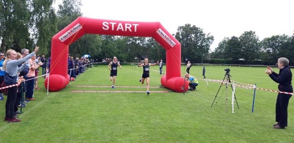 Hayley Carruthers Battles Daniel Robinson To Win The Aldridge 10K