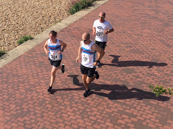 /images/news/2019/3/eastbourne-10k-action.jpg