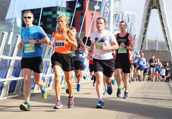 runners at City of Salford 10K
