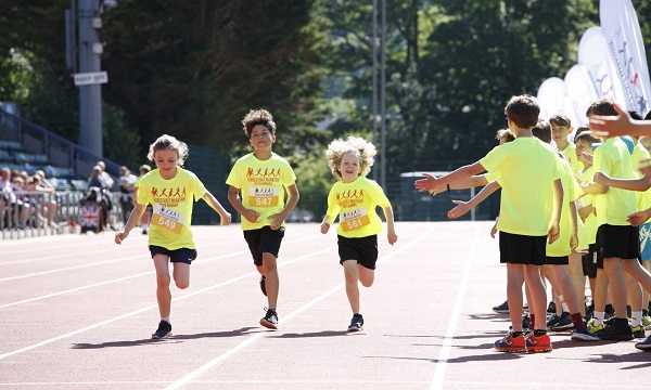 Schools Half Marathon Brighton finish