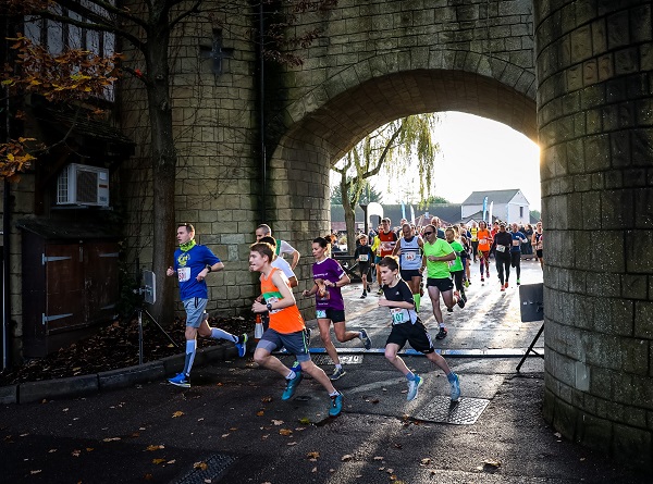 /images/news/2019/4/chessington-running-wild-2019-start.jpg