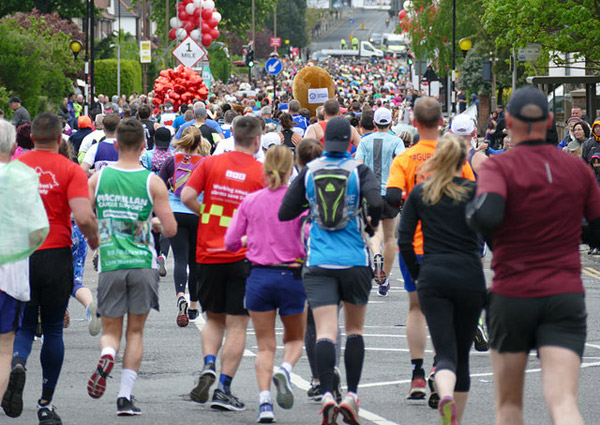 runners at London Marathon