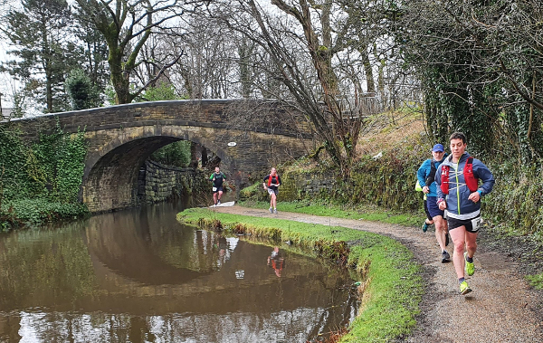 Runners At The New Canalathon 20