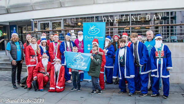 /images/news/2020/1/edited-santa-fundraisers-clair-house-29-01-2020.jpg