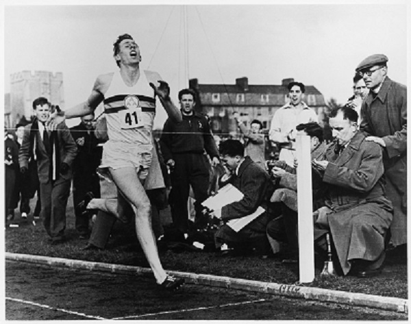 Roger Bannister breaks 4-minute-mile