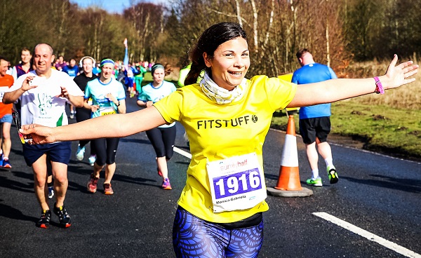 /images/news/2020/1/surrey-half-marathon-competitors.jpg