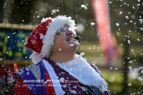 Dinton Santa Dash snow scene