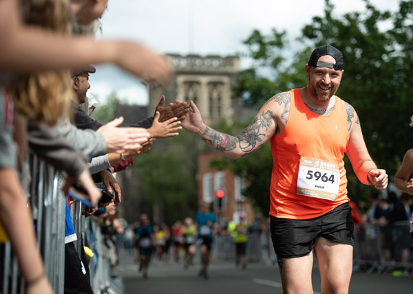 /images/runtalk/derby-orange-t-600.jpg