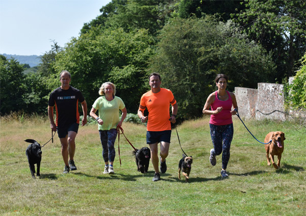 /images/runtalk/people-with-dogs-600.jpg